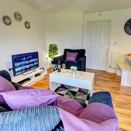 2-Br Apartment, En-Suite, Allocated Parking, Next To Playground Coventry Eksteriør bilde