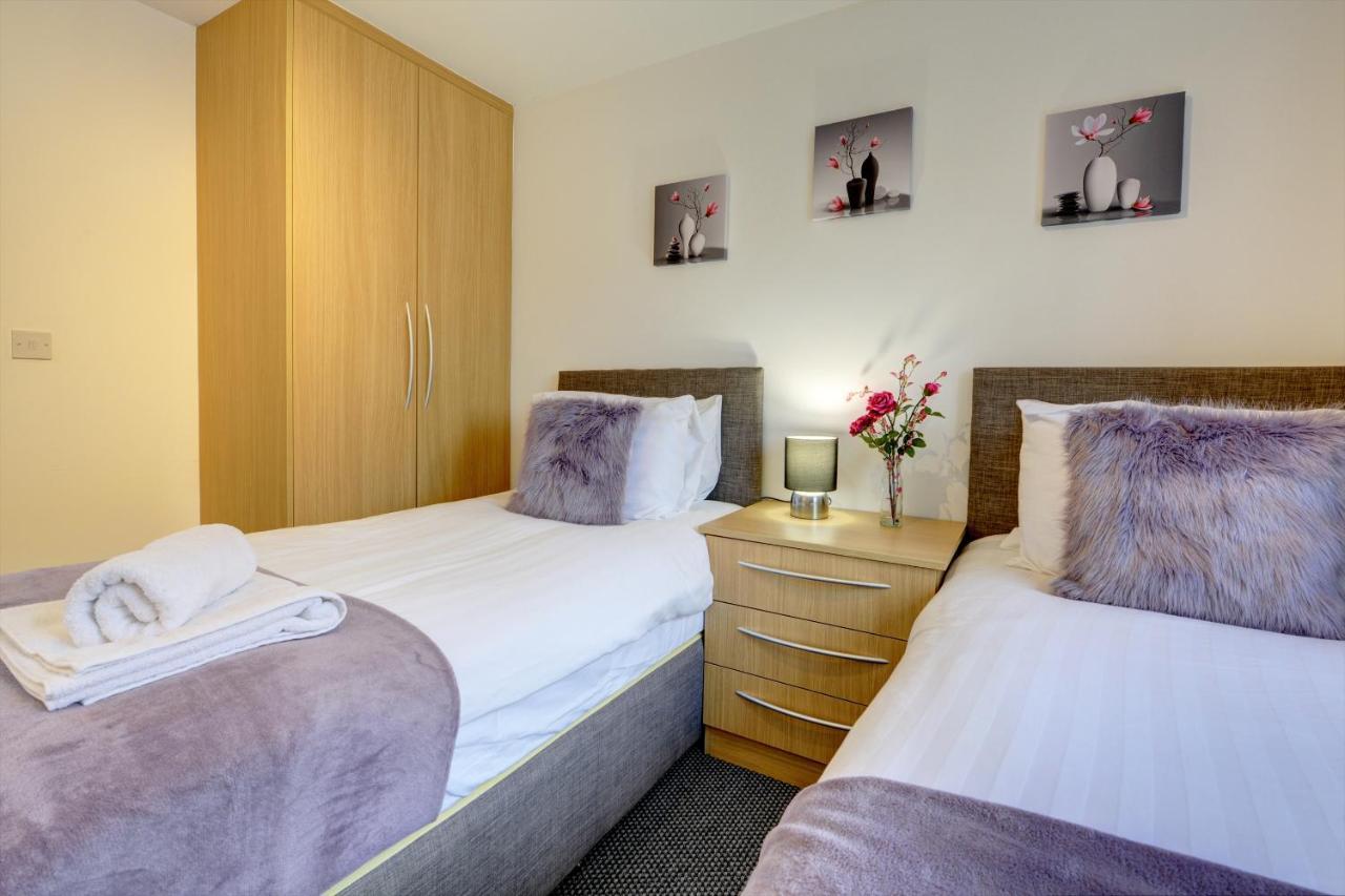 2-Br Apartment, En-Suite, Allocated Parking, Next To Playground Coventry Eksteriør bilde