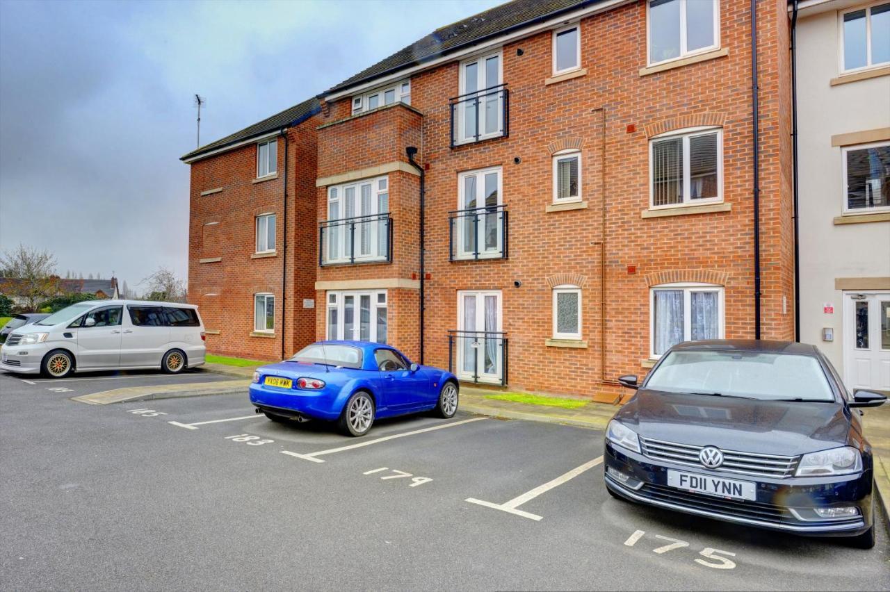 2-Br Apartment, En-Suite, Allocated Parking, Next To Playground Coventry Eksteriør bilde